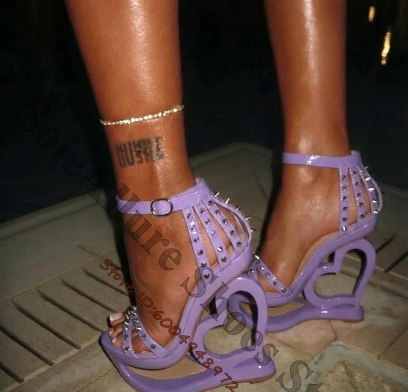 Hot Pink Spike Stud Caged Hear – Wide Fit Heels Bewertung und Preis